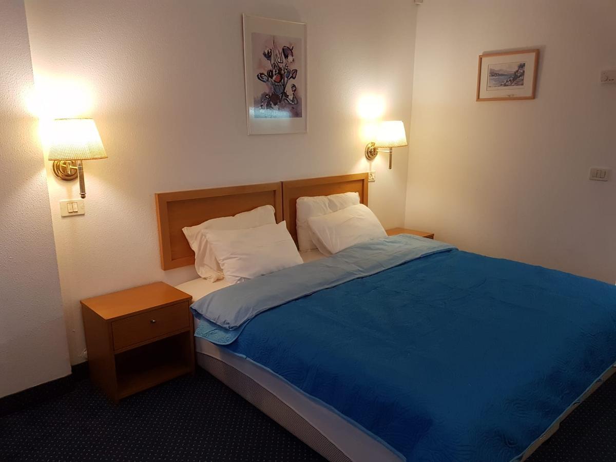 Carmel Mountain Motel Хайфа Экстерьер фото