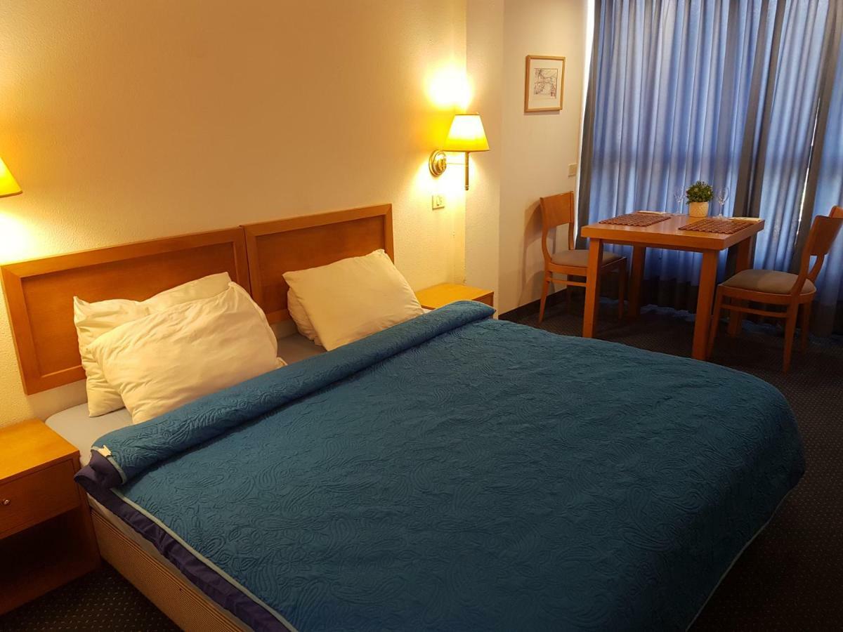 Carmel Mountain Motel Хайфа Экстерьер фото